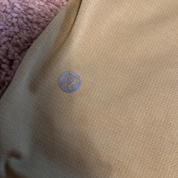 Lululemon Men’s shirt - Picture 4 of 4